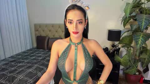 bombshelllaurax online show from 11.08.25