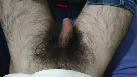 Snapshot of bomvemcam chatting on 08.03.26 Im Bom - Tip if You Liked my Hairy Body - Private Show is Open - Read more about me in the bio below online show from 08.03.26