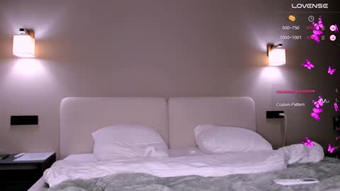 Snapshot of bondgirl4fun chatting on 12.20.24 Olly online show from 12.20.24