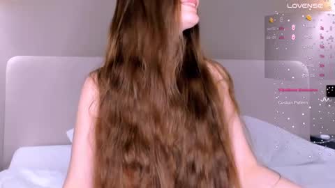 Snapshot of bondgirl4fun chatting on 02.09.25 Olly online show from 02.09.25