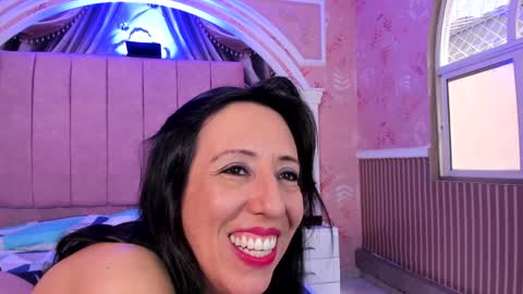 Snapshot of bonnie__milf chatting on 01.28.25 bonnie online show from 01.28.25