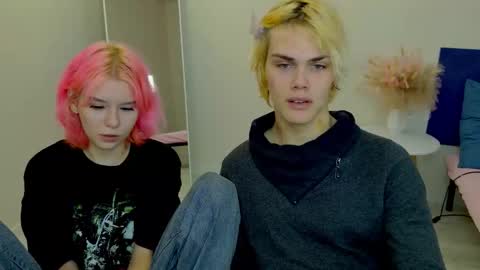 Snapshot of bonnie_and_c1yde chatting on 10.21.25 Jessy Mark online show from 10.21.25