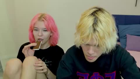 Snapshot of bonnie_and_c1yde chatting on 10.22.25 Jessy Mark online show from 10.22.25