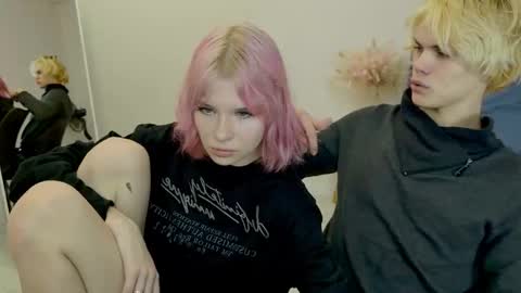 Snapshot of bonnie_and_c1yde chatting on 10.25.25 Jessy Mark online show from 10.25.25