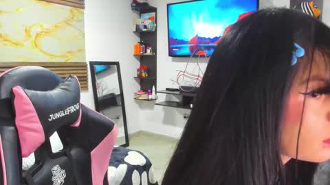 Snapshot of bonnie_bu chatting on 10.12.25 becky online show from 10.12.25