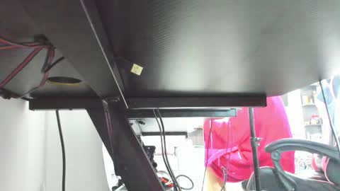 Snapshot of bonnie_bu chatting on 11.10.25 becky online show from 11.10.25