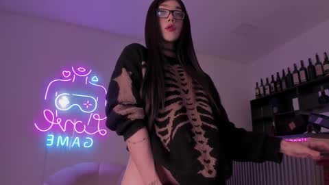 Snapshot of bonnie_luxury chatting on 10.23.25 Bonnie Luxury online show from 10.23.25