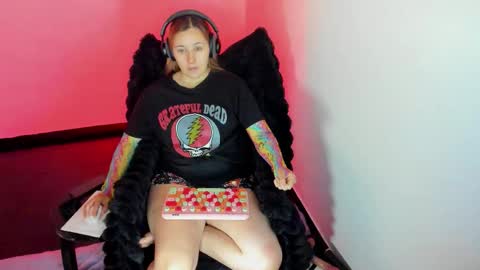 Bonnie Help me reach 500 likes online show from 01.16.26