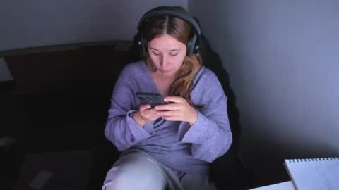 Bonnie Help me reach 500 likes online show from 04.15.26