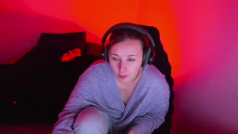 Bonnie Help me reach 500 likes online show from 04.17.26