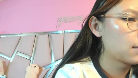 Snapshot of bonniepark_ chatting on 05.28.26 Bonnie online show from 05.28.26