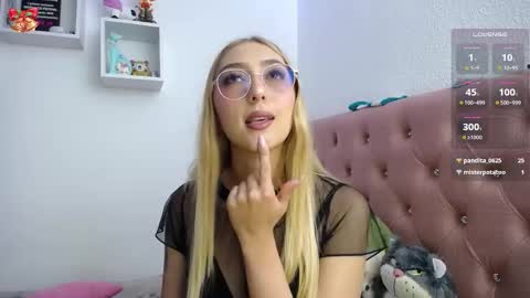 Snapshot of bonny_clyde_xx_ chatting on 11.11.25 Soffy Brooks Independent model online show from 11.11.25