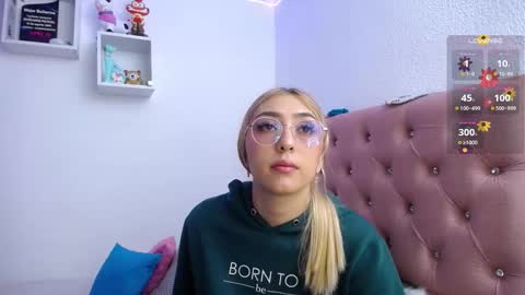 Snapshot of bonny_clyde_xx_ chatting on 11.16.25 Soffy Brooks Independent model online show from 11.16.25