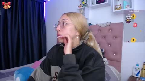 Snapshot of bonny_clyde_xx_ chatting on 12.14.25 Soffy Brooks Independent model online show from 12.14.25