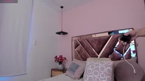 Snapshot of bonny_jones2 chatting on 09.27.25 Bonny Jones online show from 09.27.25