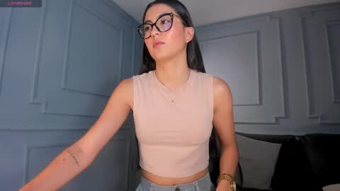 Snapshot of bonnyrosex chatting on 12.17.25 Bonny online show from 12.17.25