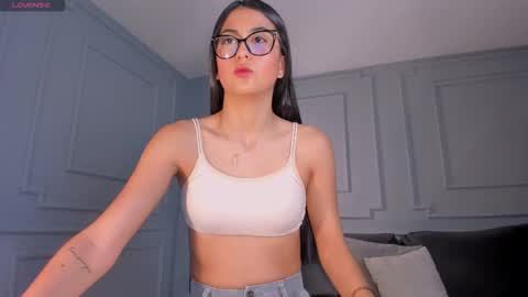 Snapshot of bonnyrosex chatting on 12.21.25 Bonny online show from 12.21.25