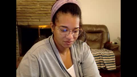 Queen Bon Vivantt online show from 11.03.25