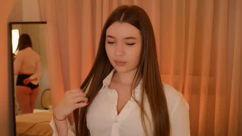 Snapshot of boootyfrytti chatting on 10.27.25 boootyfrytti online show from 10.27.25