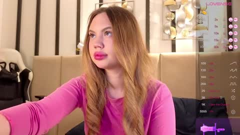 Snapshot of bootytrisha chatting on 12.08.24 Trisha online show from 12.08.24