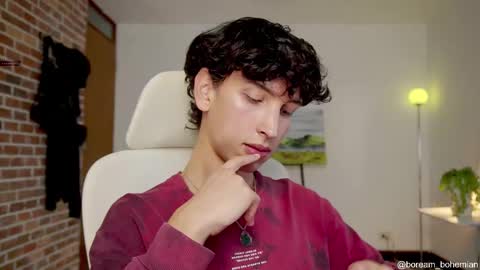 Snapshot of boream_ chatting on 10.28.25 Bream online show from 10.28.25