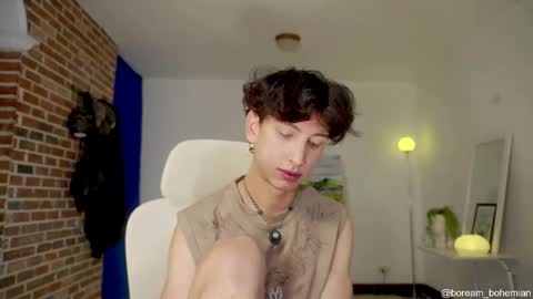 Snapshot of boream_ chatting on 11.12.25 Bream online show from 11.12.25