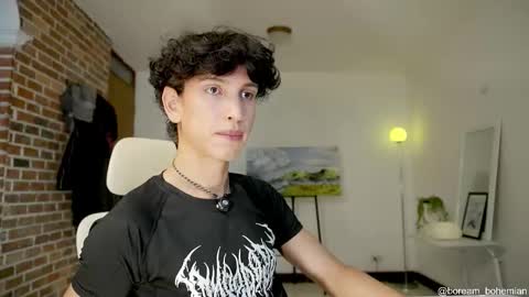 Snapshot of boream_ chatting on 11.17.25 Bream online show from 11.17.25