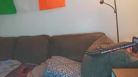 Snapshot of boredandirish21 chatting on 09.21.25 boredandirish21 online show from 09.21.25