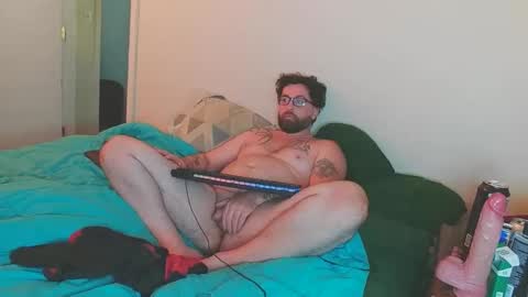 Snapshot of boredandirish21 chatting on 09.28.25 boredandirish21 online show from 09.28.25