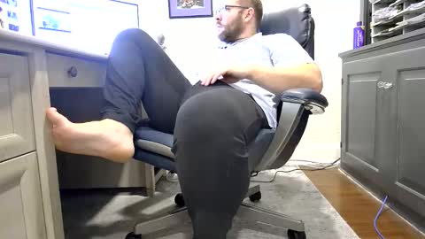 Snapshot of boredhorndog chatting on 11.28.25 Boredhorndog online show from 11.28.25