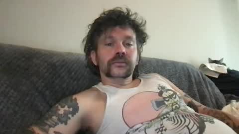 Snapshot of boredidiotadd chatting on 02.05.25 boredidiotadd online show from 02.05.25