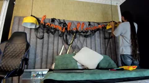 Snapshot of bossdominator1 chatting on 10.29.25 Boss online show from 10.29.25