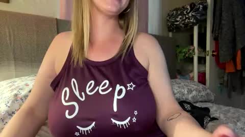 Snapshot of bossmomma chatting on 01.02.25 BossMom online show from 01.02.25