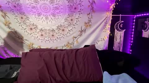 Snapshot of bossmomma chatting on 03.10.25 BossMom online show from 03.10.25