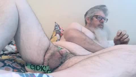 Snapshot of bottombitch44 chatting on 12.04.25 bottombitch44 online show from 12.04.25