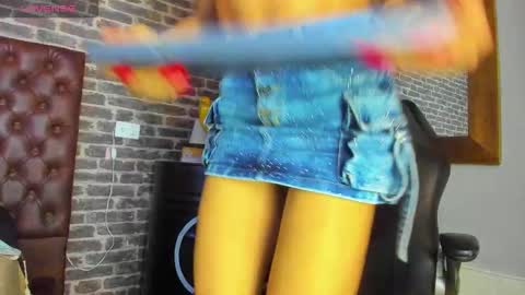 Snapshot of bouncing_bunnyxxx69 chatting on 11.16.25 bouncing_bunnyxxx69 online show from 11.16.25