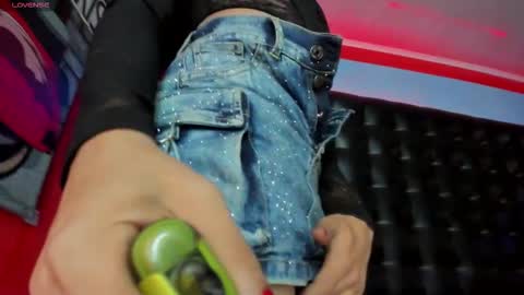 Snapshot of bouncing_bunnyxxx69 chatting on 11.28.25 bouncing_bunnyxxx69 online show from 11.28.25