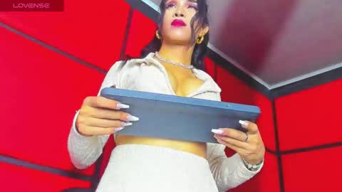 Snapshot of bouncing_bunnyxxx69 chatting on 12.23.25 bouncing_bunnyxxx69 online show from 12.23.25