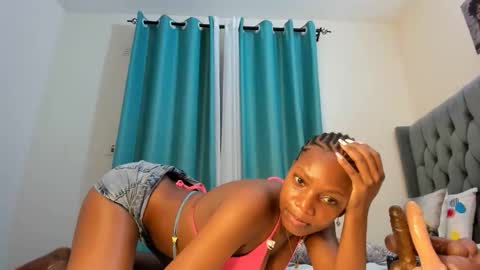 bouncy_booty677 online show from 10.22.25