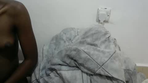 Snapshot of bouncy_vee chatting on 02.17.26 bouncy_vee online show from 02.17.26