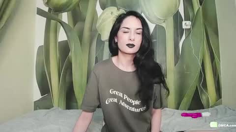 Snapshot of boxinghelen chatting on 12.29.24 Helen online show from 12.29.24