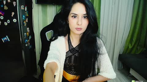 Snapshot of boxinghelen chatting on 02.02.25 Helen online show from 02.02.25