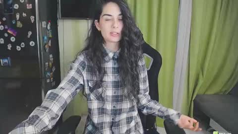 Snapshot of boxinghelen chatting on 02.11.25 Helen online show from 02.11.25