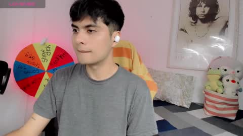 Snapshot of boy_andy__ chatting on 01.03.25 Aaron online show from 01.03.25