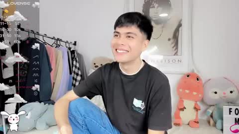 Snapshot of boy_andy__ chatting on 02.20.25 Aaron online show from 02.20.25