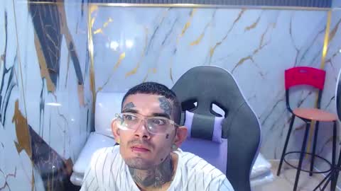 boy_tatto777 online show from 09.22.25