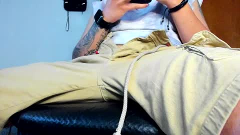 Snapshot of boy_trans chatting on 10.01.25 Edward ftm trans queerslave online show from 10.01.25