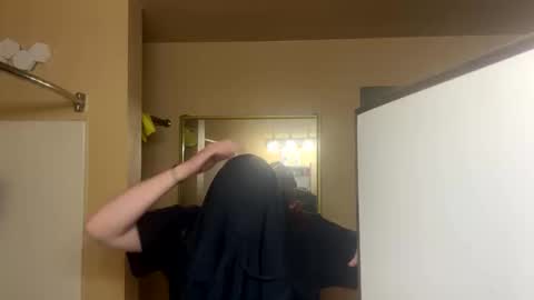 Snapshot of boyandfriend chatting on 03.06.25 clay online show from 03.06.25