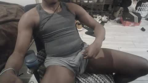 Snapshot of bquen400 chatting on 11.27.25 bquen400 online show from 11.27.25