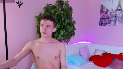 Snapshot of brad_myles chatting on 10.05.25 Brad online show from 10.05.25